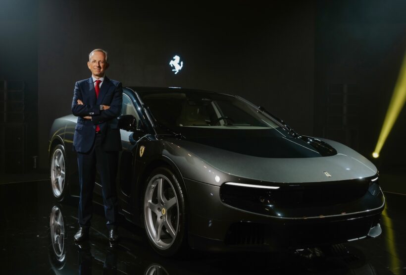 10月17日に開幕した「ウニベルソ・フェラーリ」には、フェラーリのベネデット・ヴィーニャCEOをはじめ多くの関係者を集めてプレビューイベントが実施された。