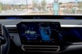 充電中の「BMW iX5 60 xDrive」のディスプレイ表示。