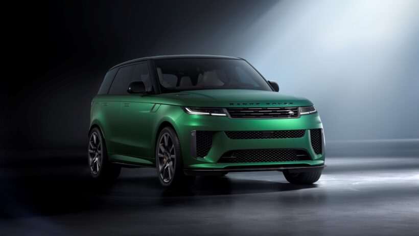 4台が限定導入される「レンジローバースポーツ SV BESPOKE IRIDESCENCE EDITION」。