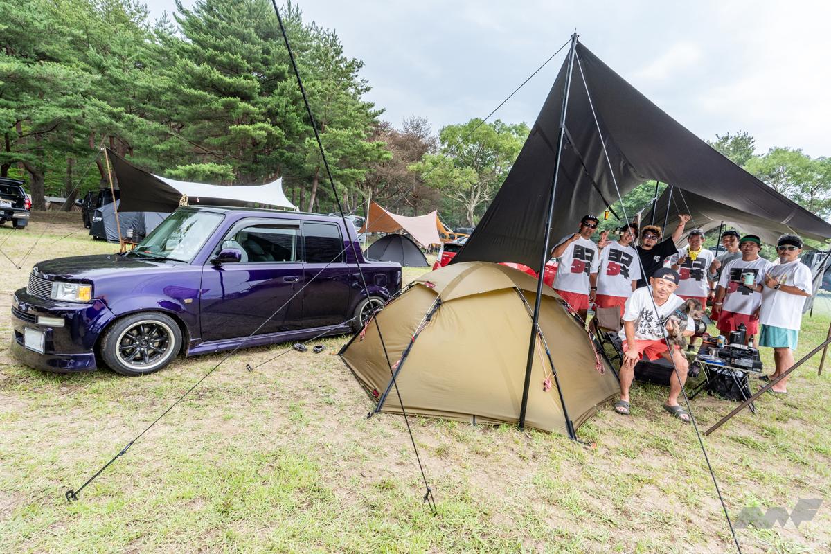 「荷台付きのbBがキャンプに映える！ でも車高はベッタベタ!?」見た目最優先の超低空仕様が斬新!!