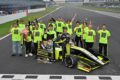KEN ALEX氏とBUZZ RACINGのメンバー