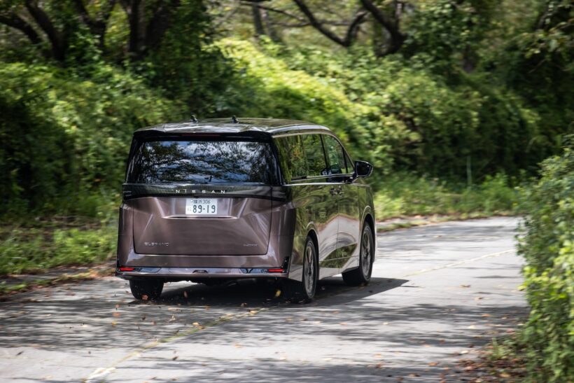 日産 エルグランド G e-4ORCE