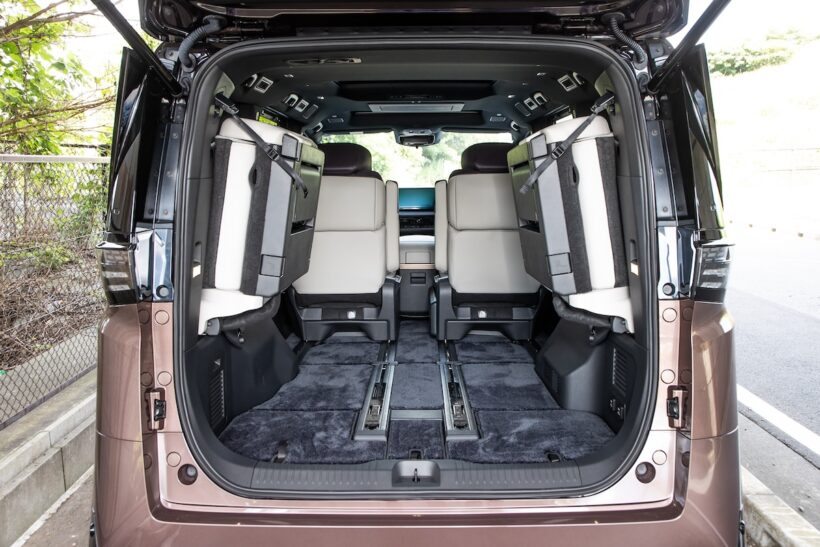 日産 エルグランド G e-4ORCE