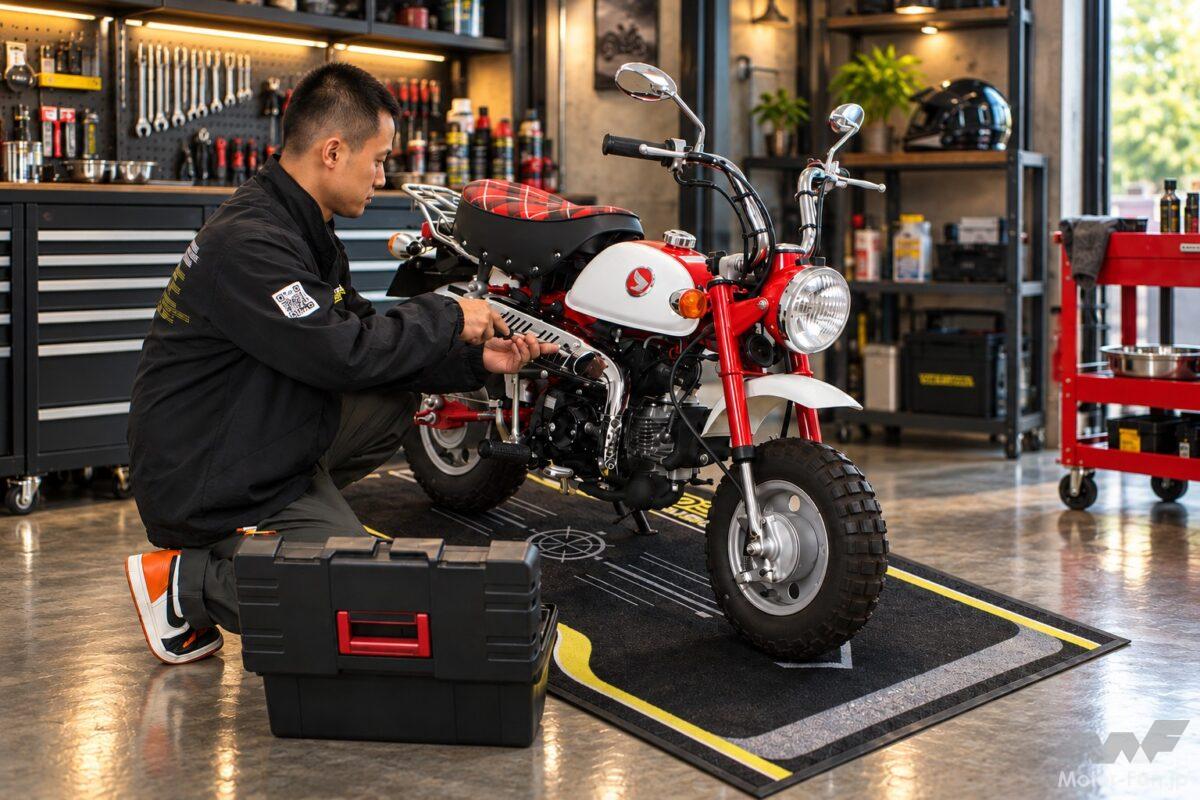 敷くだけで“俺のピット”完成！ 床もバイクも守れる武川のメンテナンスマット【バイク新製品】