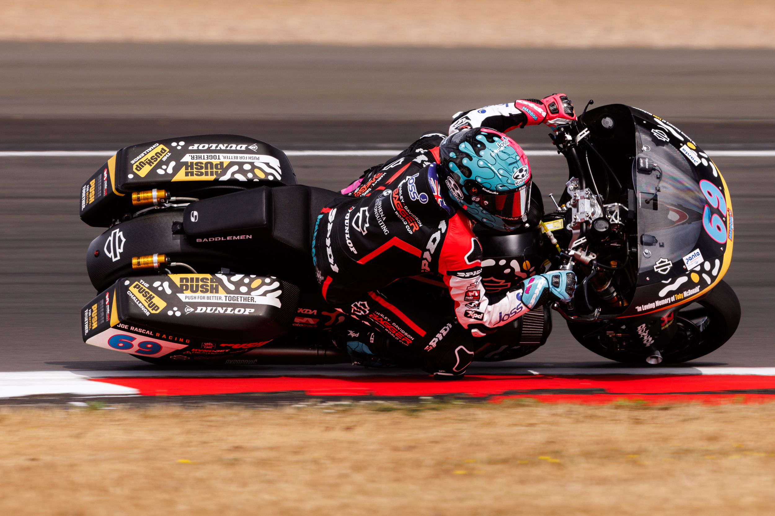 MotoGP日本グランプリにハーレーダビッドソン!? 大型ツアラーが激走