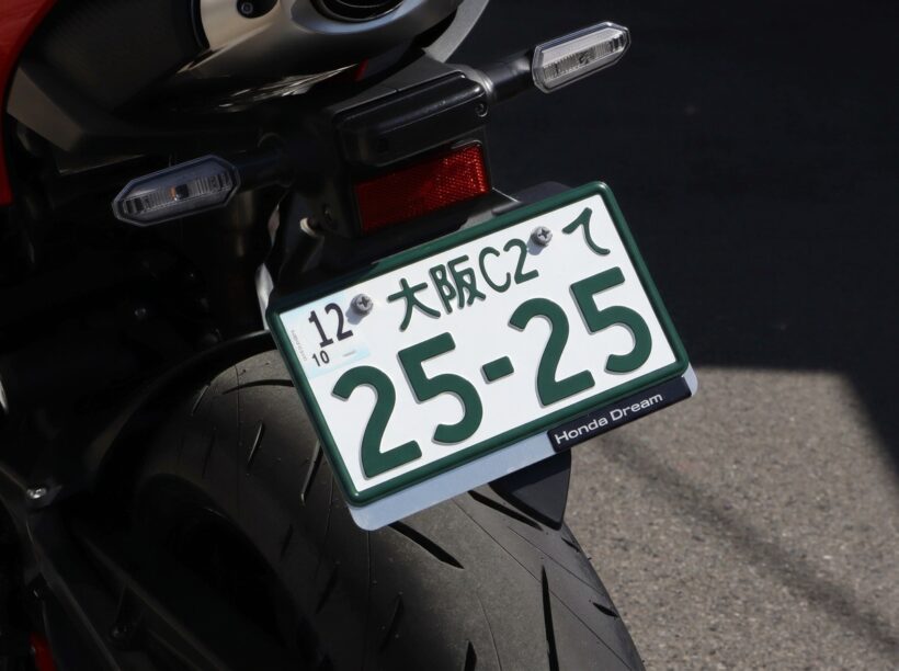CBR600RR_number_001BS