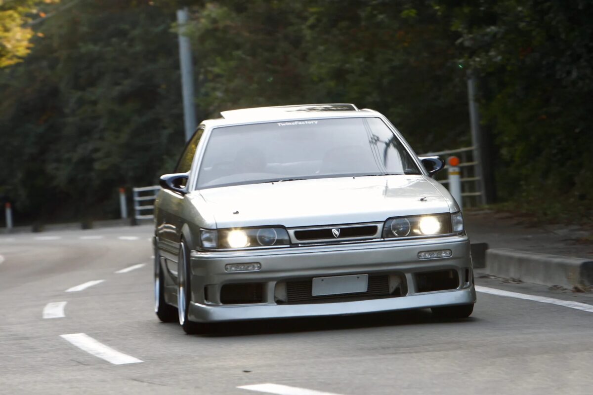 「F31レパード“オタク”の最終結論」流用＆ワンオフ地獄で完成した450馬力の5速MT仕様！