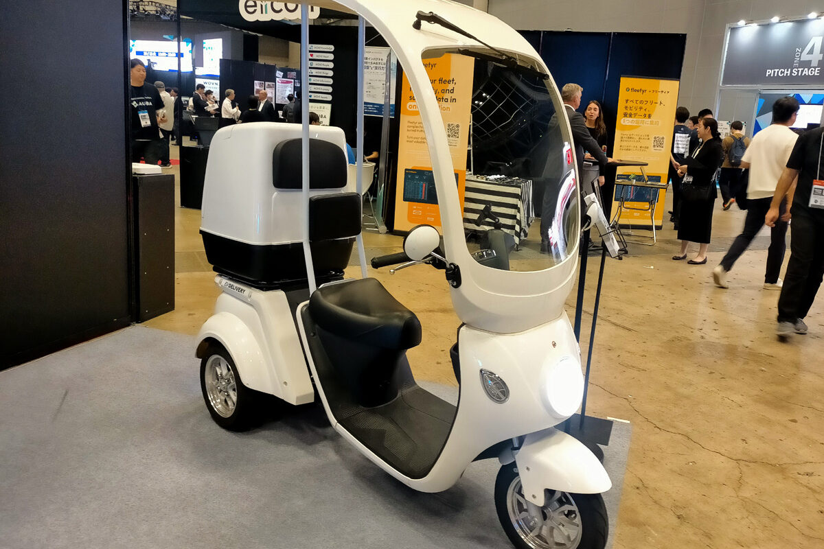 同タイプのガソリン車に比べ“年間10万円以上”お得！　創業24年の国内EVバイクメーカー「ブレイズ」NEW電動三輪【ジャパンモビリティショー2026】