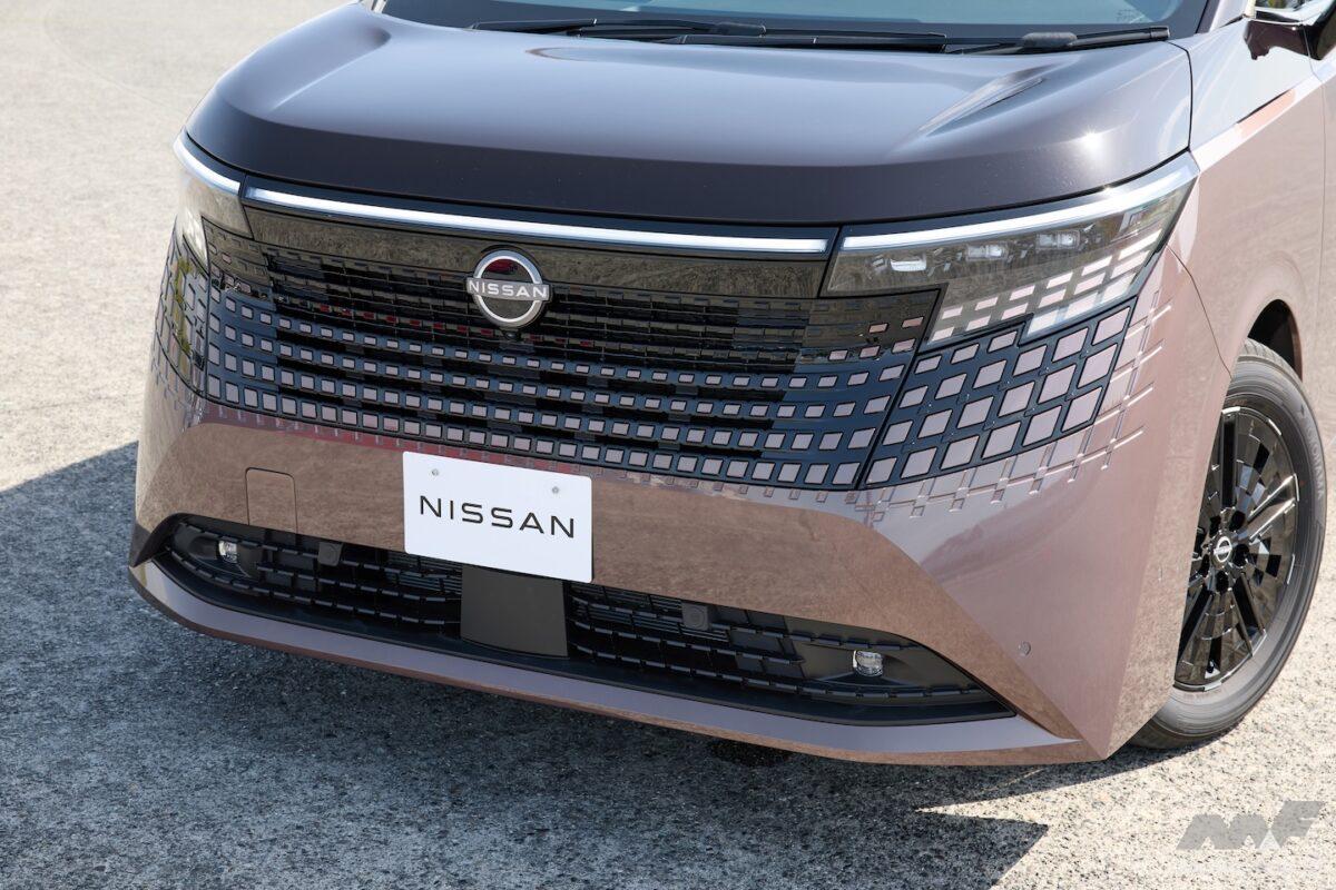 「デザインのセオリーが違う」　日産の新型エルグランドは競合を追わず、クローム加飾を使わずに、フラッグシップの威厳を表現