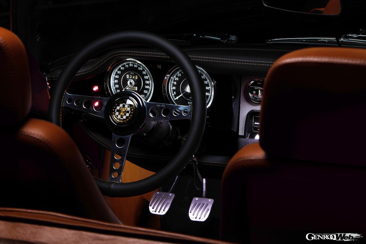 アンリーシュド ジャガー Eタイプ シリーズ3のインテリア