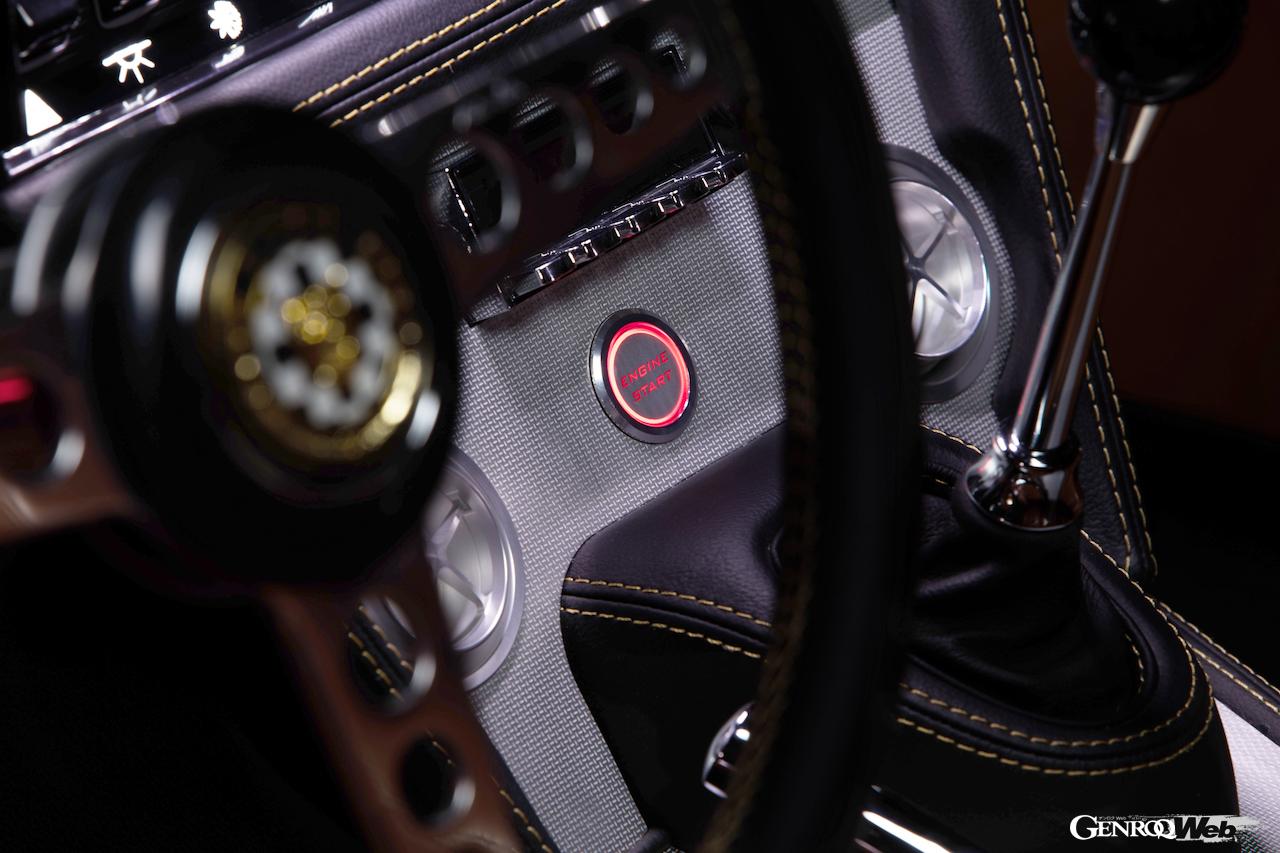 アンリーシュド ジャガー Eタイプ シリーズ3のインテリア