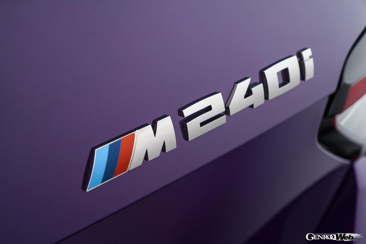 BMW M240i xDrive クーペのバッジ