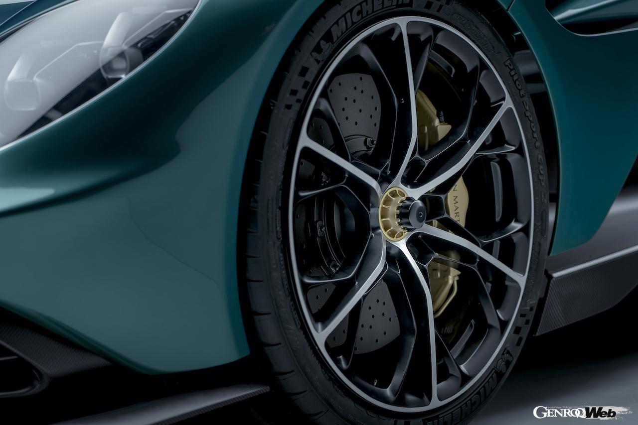 アストンマーティン、初のミッドエンジンPHEVスーパースポーツ「ヴァルハラ（Valhalla）」の生産仕様を公開