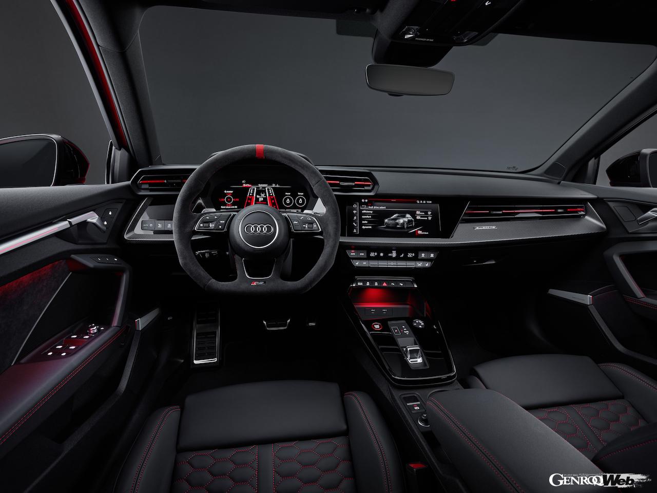 最高出力400p、最高速度290km/hを実現した新型「アウディ RS 3 スポーツバック／セダン」がデビュー