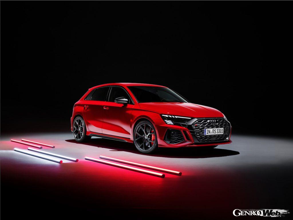 最高出力400p、最高速度290km/hを実現した新型「アウディ RS 3 スポーツバック／セダン」がデビュー