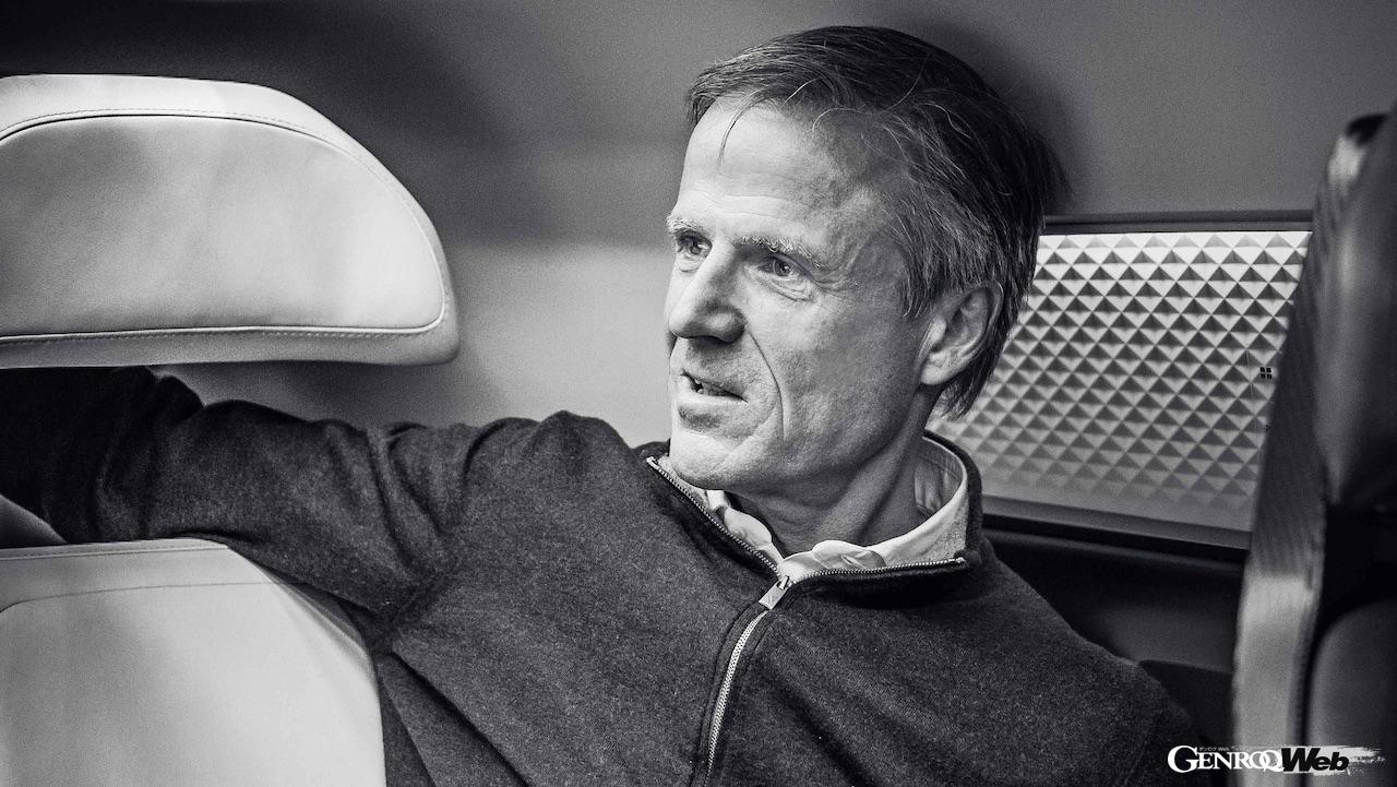 「ヴィジョン レンディエンスト」に見る、ポルシェが考える未来のコクピット／パッセンジャーエリアとは