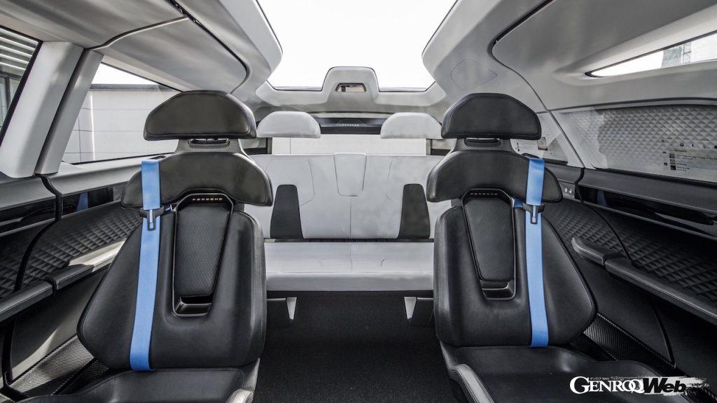 「ヴィジョン レンディエンスト」に見る、ポルシェが考える未来のコクピット/パッセンジャーエリアとは