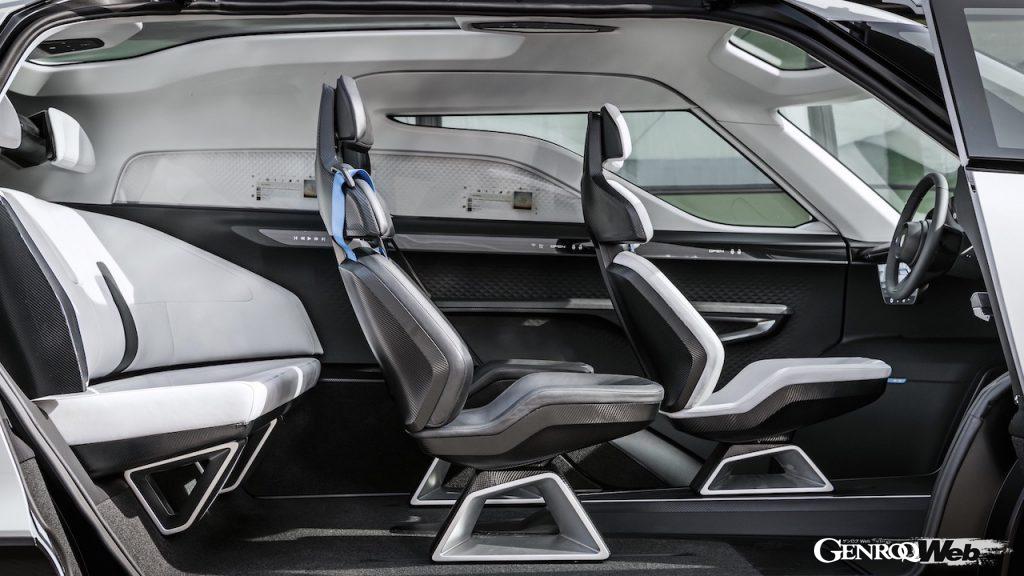 「ヴィジョン レンディエンスト」に見る、ポルシェが考える未来のコクピット/パッセンジャーエリアとは