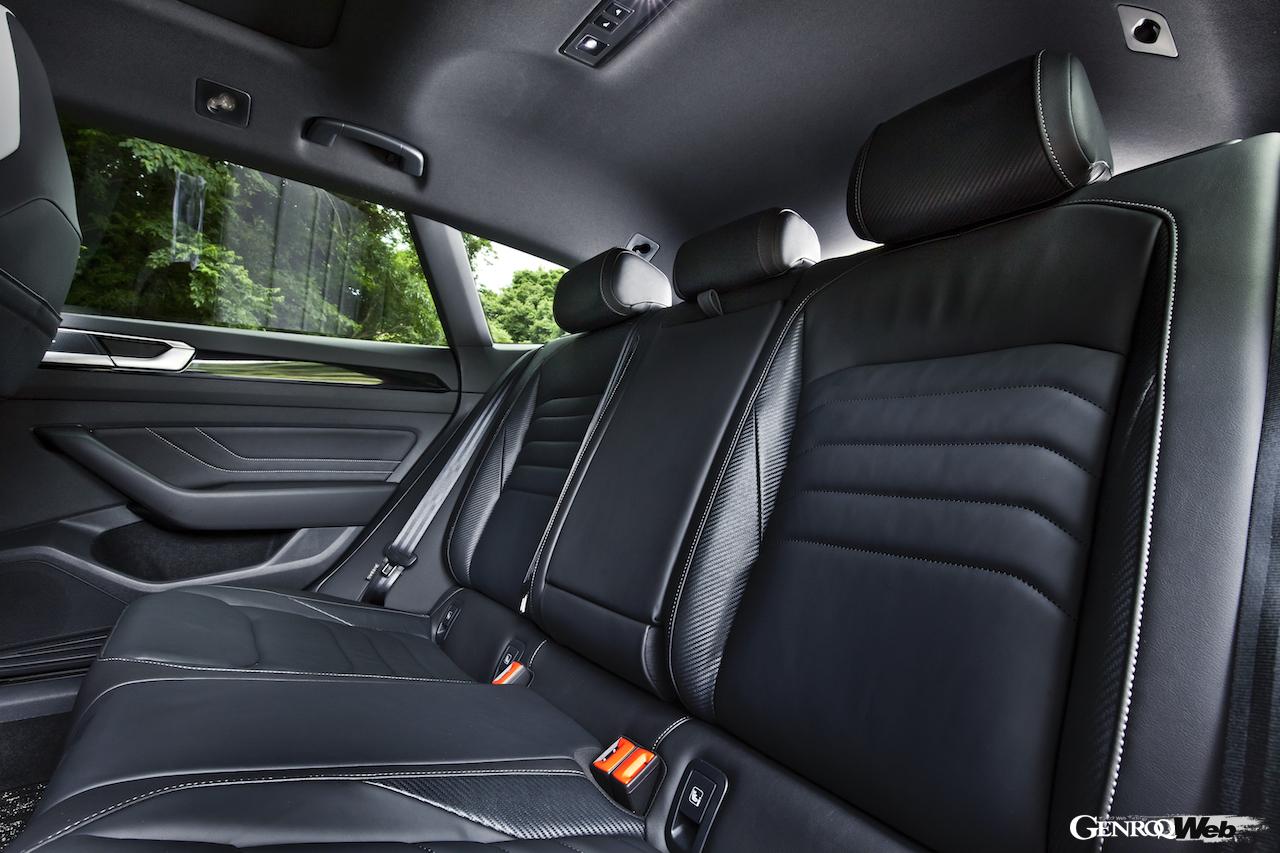 フォルクスワーゲン アルテオン シューティングブレークのリヤシート