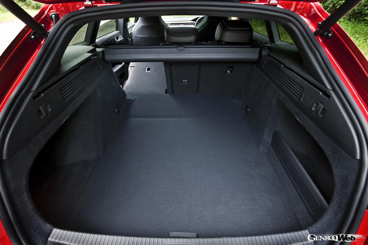 フォルクスワーゲン アルテオン シューティングブレークのラゲージルーム