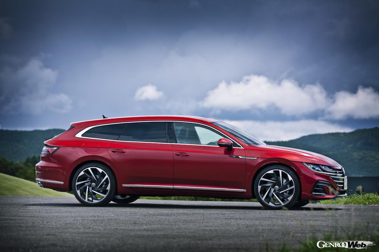 フォルクスワーゲン アルテオン シューティングブレークのサイドビュー