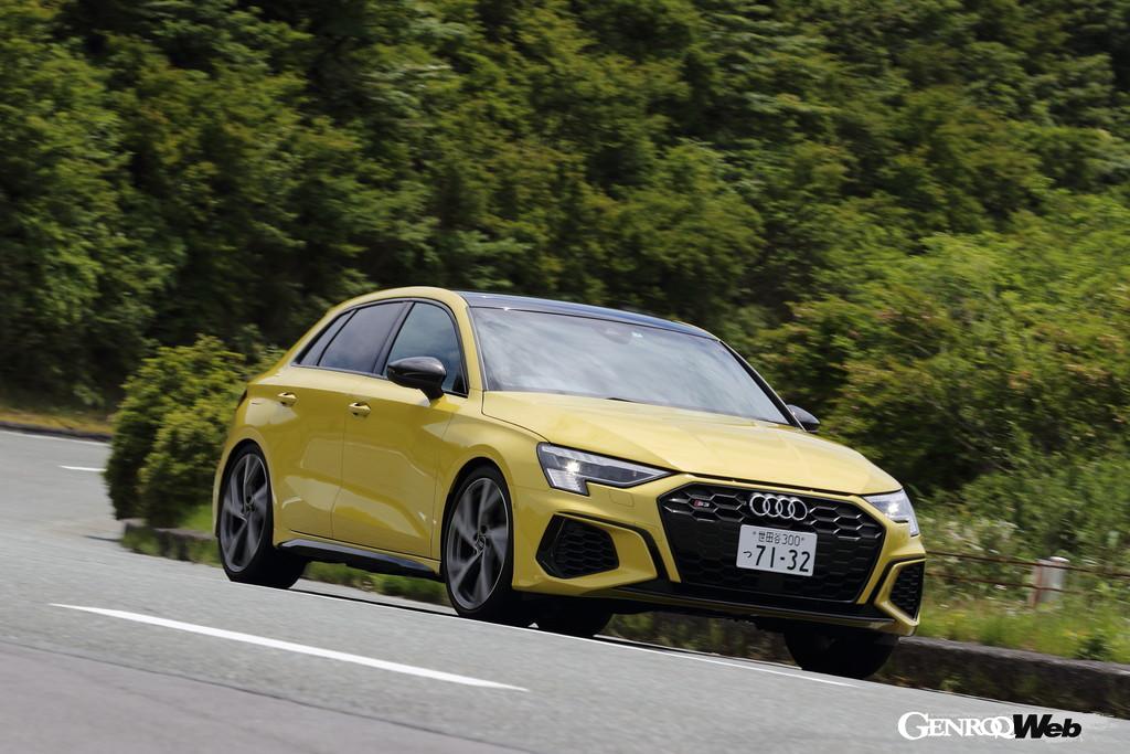 アウディ S3 スポーツバックの走行シーン