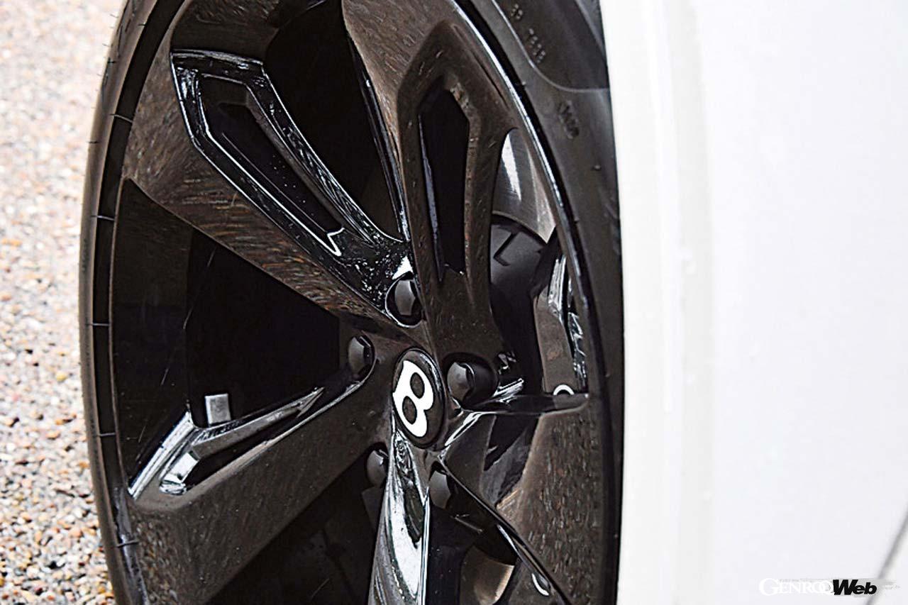 ベントレー ベンテイガ V8のホイール