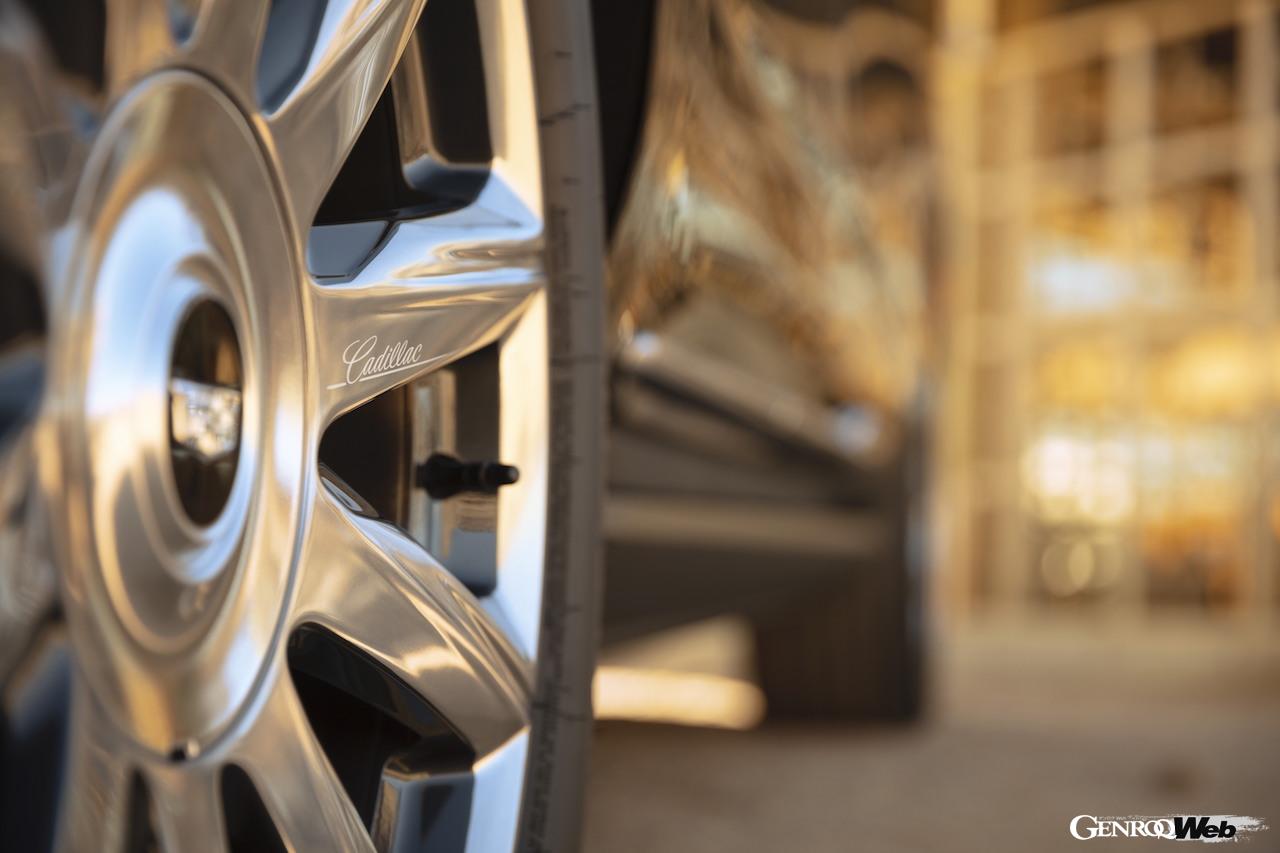 新型キャデラック エスカレード