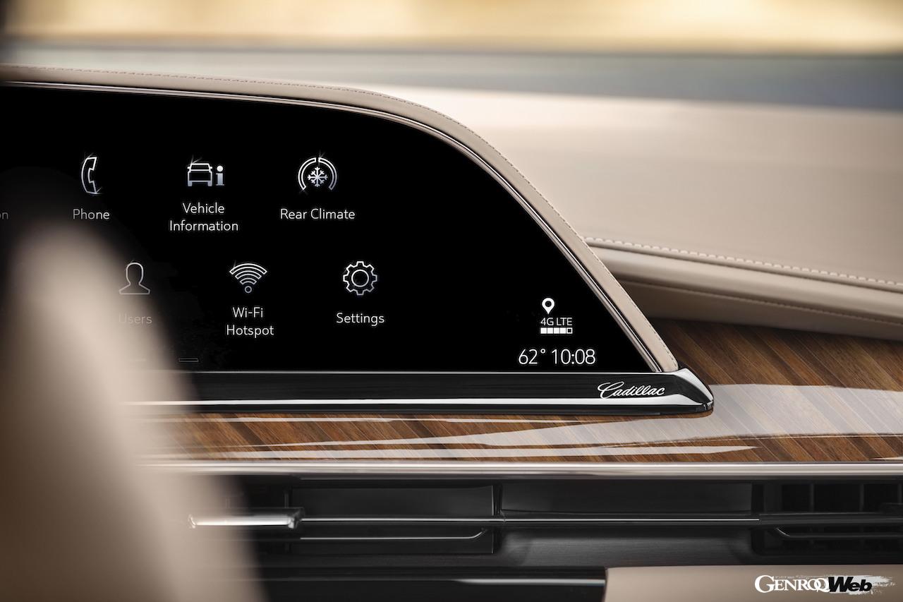 新型キャデラック エスカレードのディスプレイ