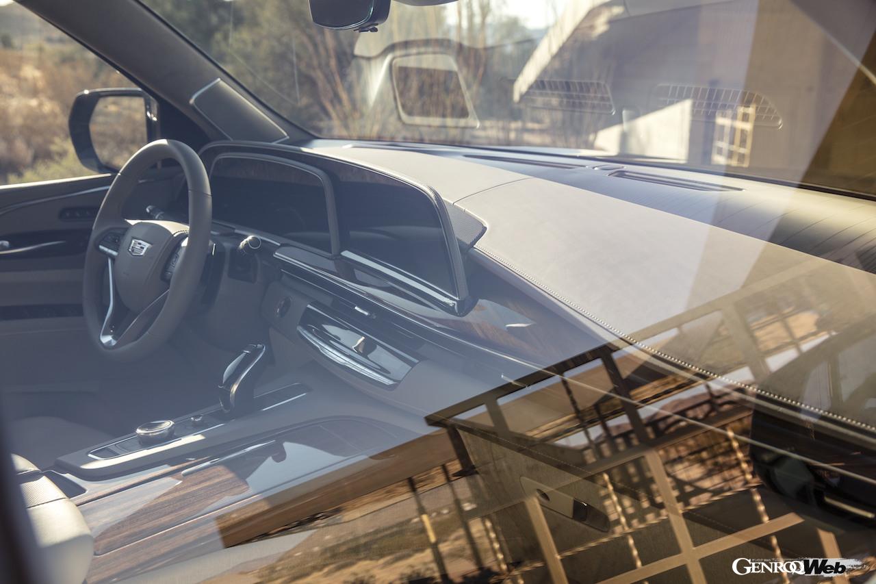 新型キャデラック エスカレードのコクピット