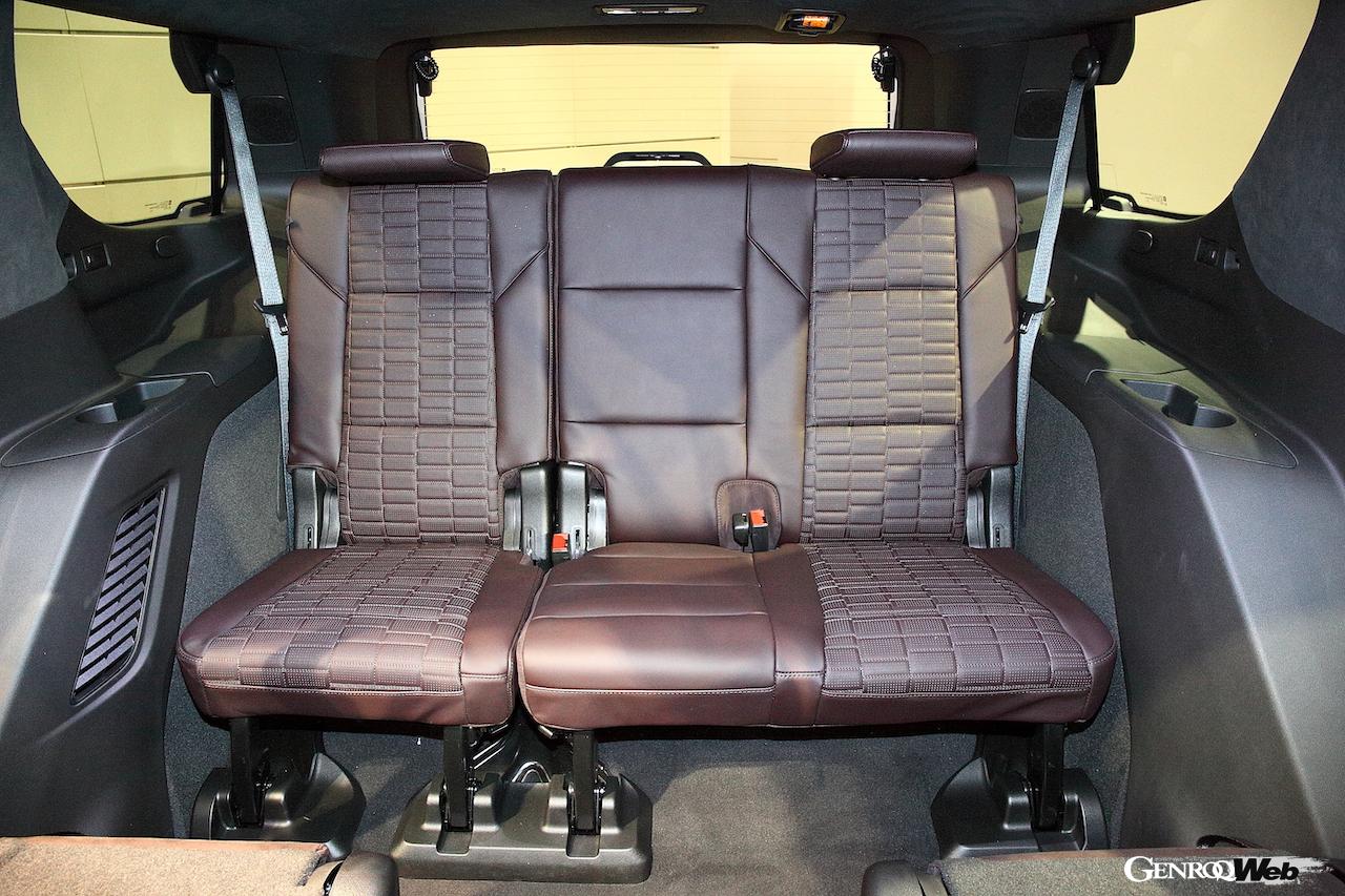 新型キャデラック エスカレードの日本お披露目。サードシート