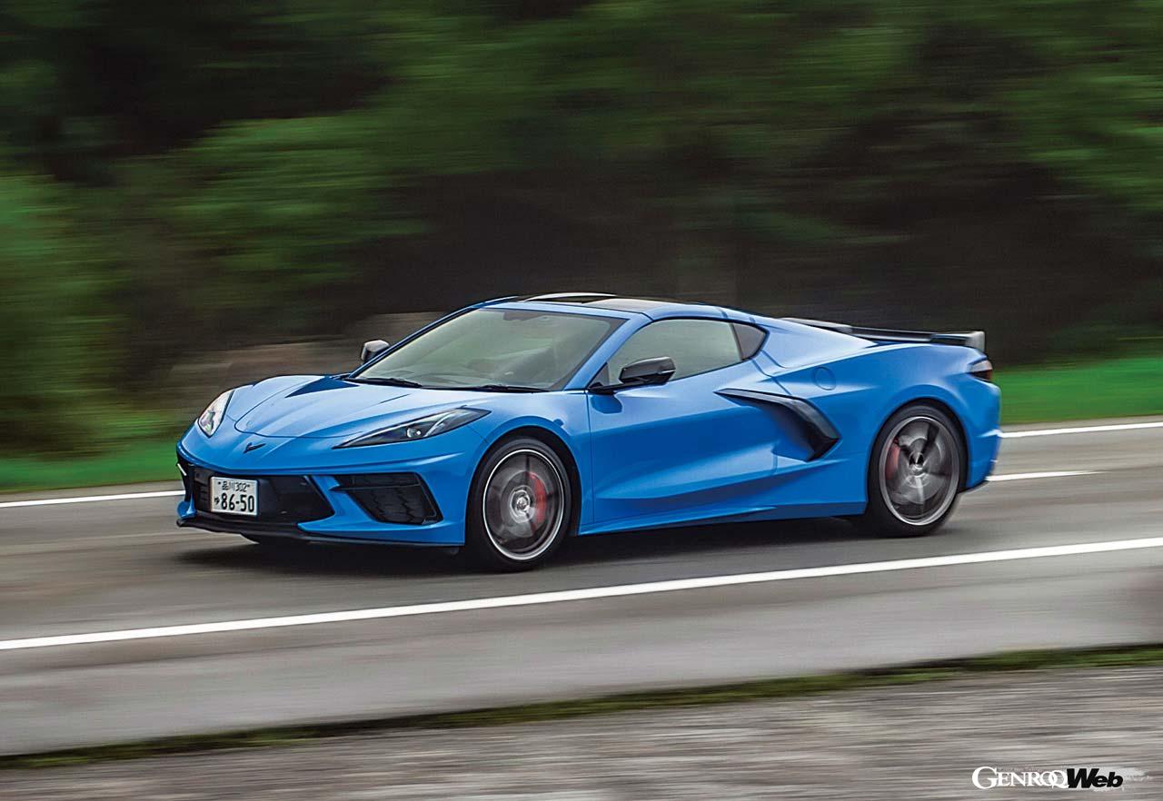 シボレー コルベットの走行シーン