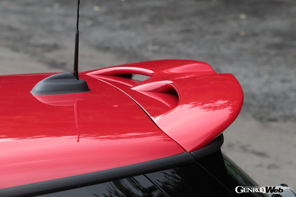 THE NEW MINI JCWのルーフスポイラー