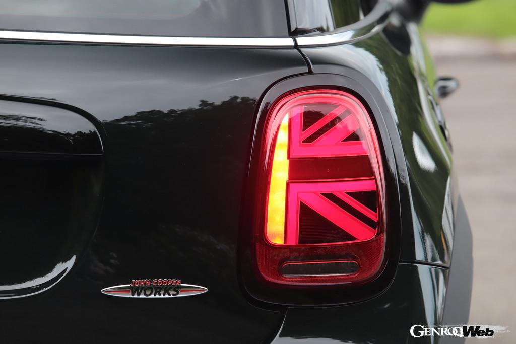THE NEW MINI JCWのテールランプ