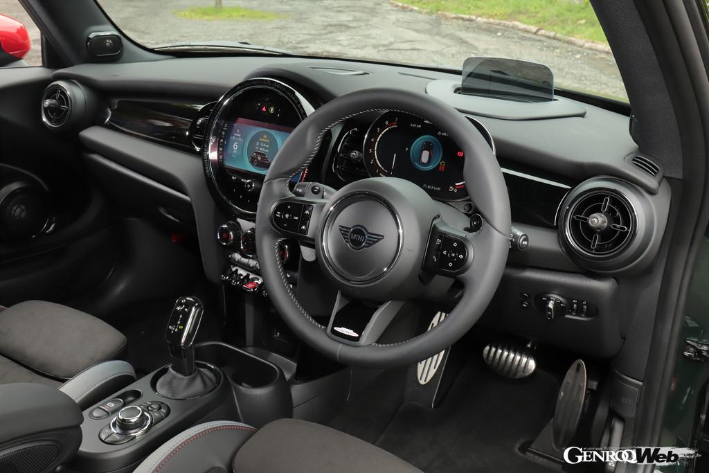 THE NEW MINI JCWのインテリア