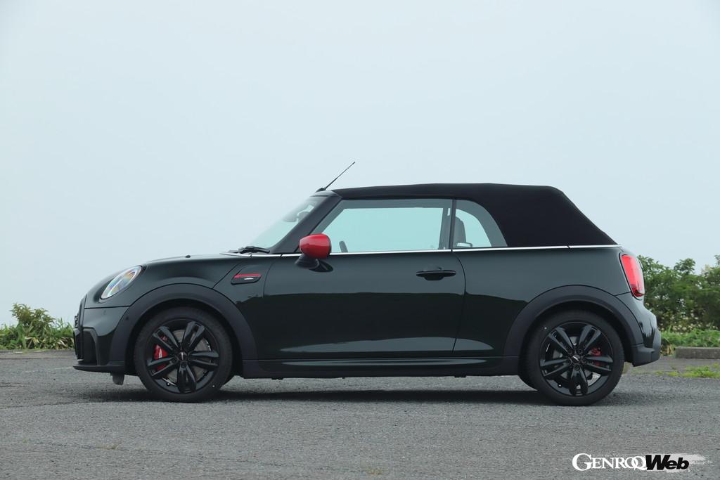 THE NEW MINI JCW Convertibleのルーフ