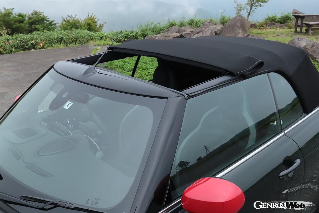 THE NEW MINI JCW Convertibleのルーフ