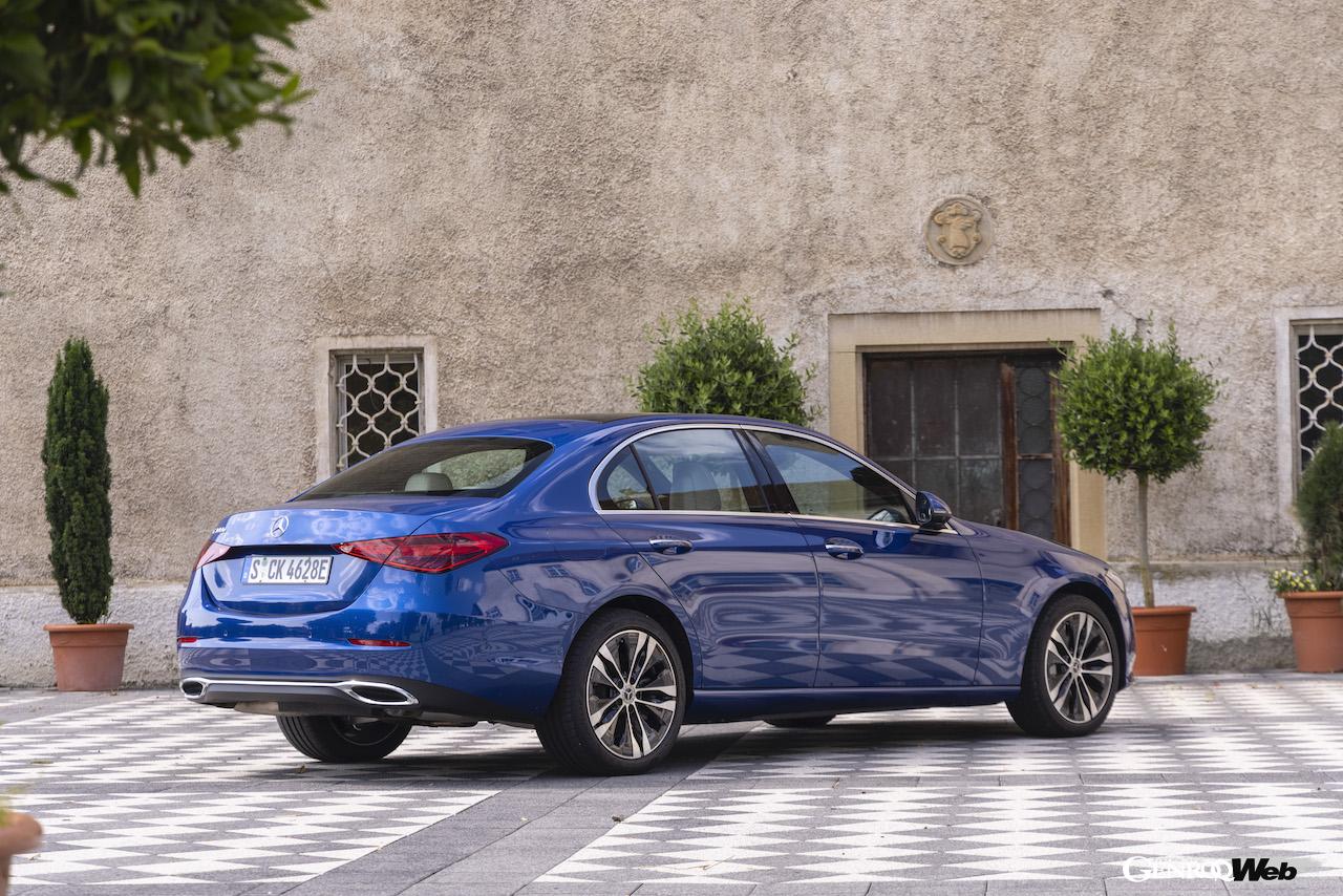 メルセデス・ベンツ新型Cクラス。C 300 e のリヤビュー