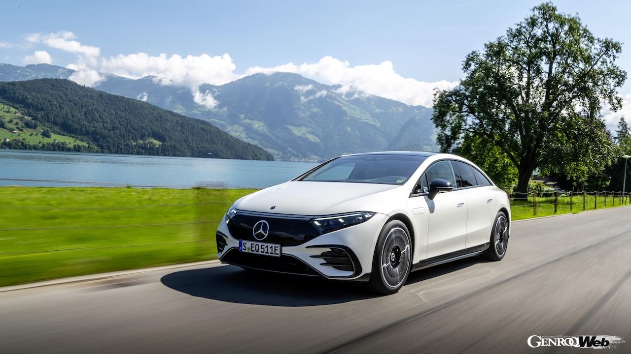 メルセデス・ベンツ EQS 580 4MATICのフロントビュー