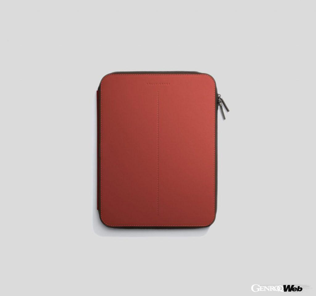 ロールス・ロイスの「ブラックバッジ エスケイピズム ラゲッジ コレクション」。オーガナイザーポーチ