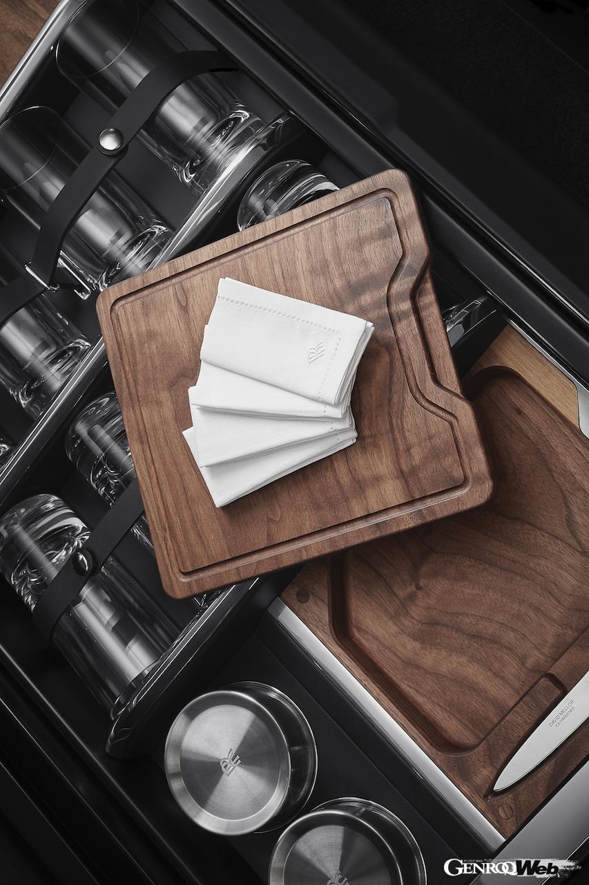 ロールス・ロイス カリナンの「ホスティング サービス」