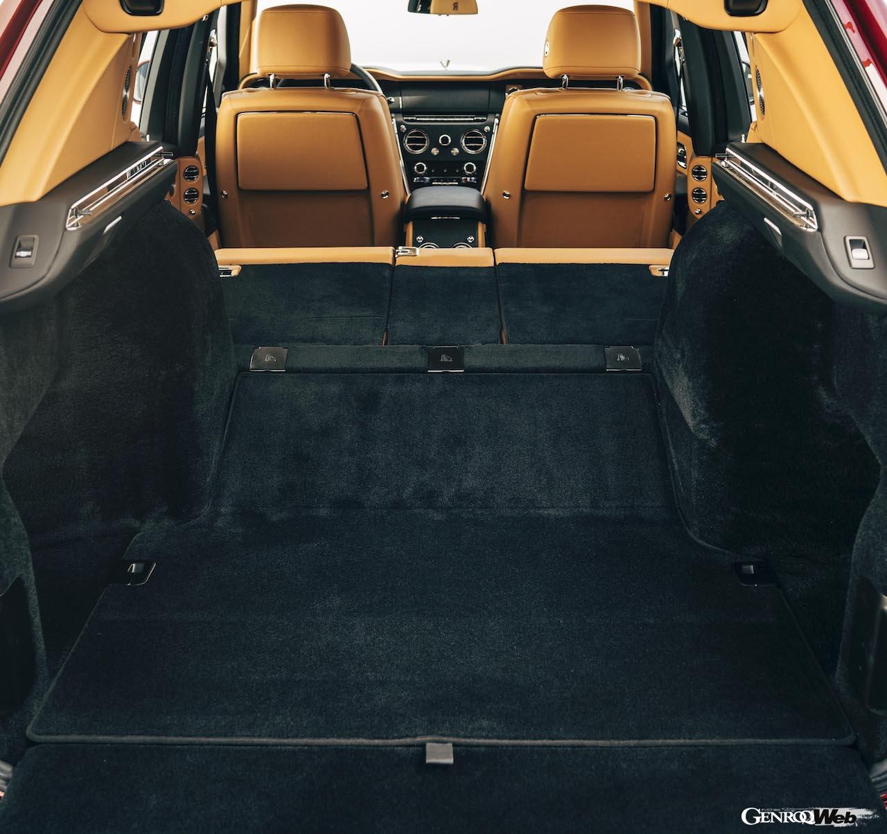 ロールス・ロイス カリナンのラゲージコンパートメント