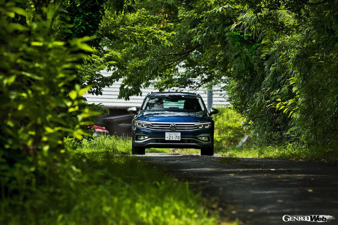 フォルクスワーゲン パサート オールトラックの正面ビュー