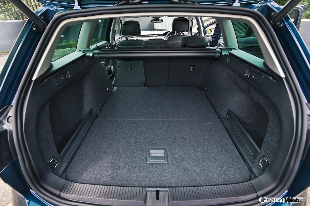 フォルクスワーゲン パサート オールトラックのラゲージルーム