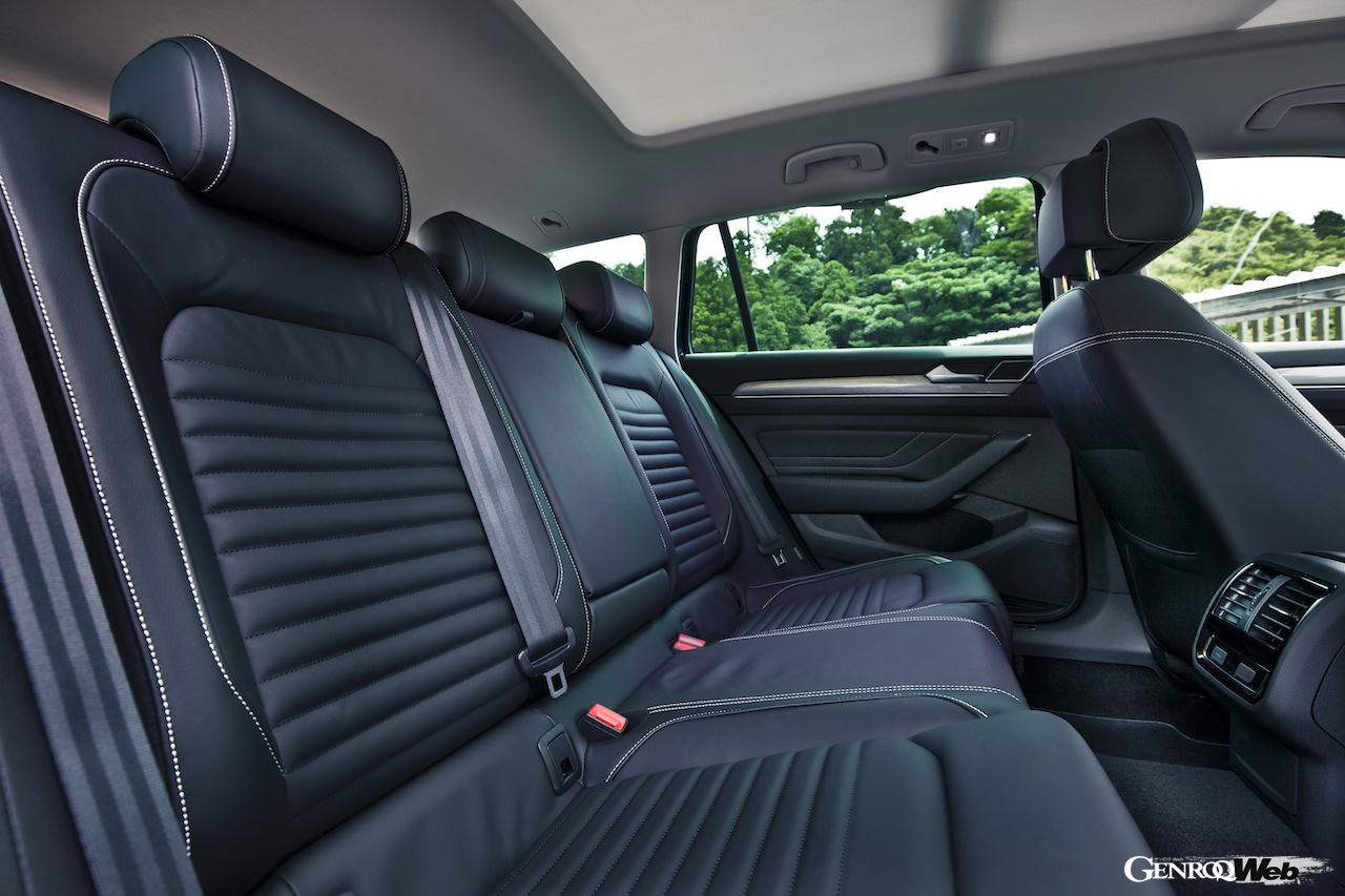 フォルクスワーゲン パサート オールトラックのリヤシート