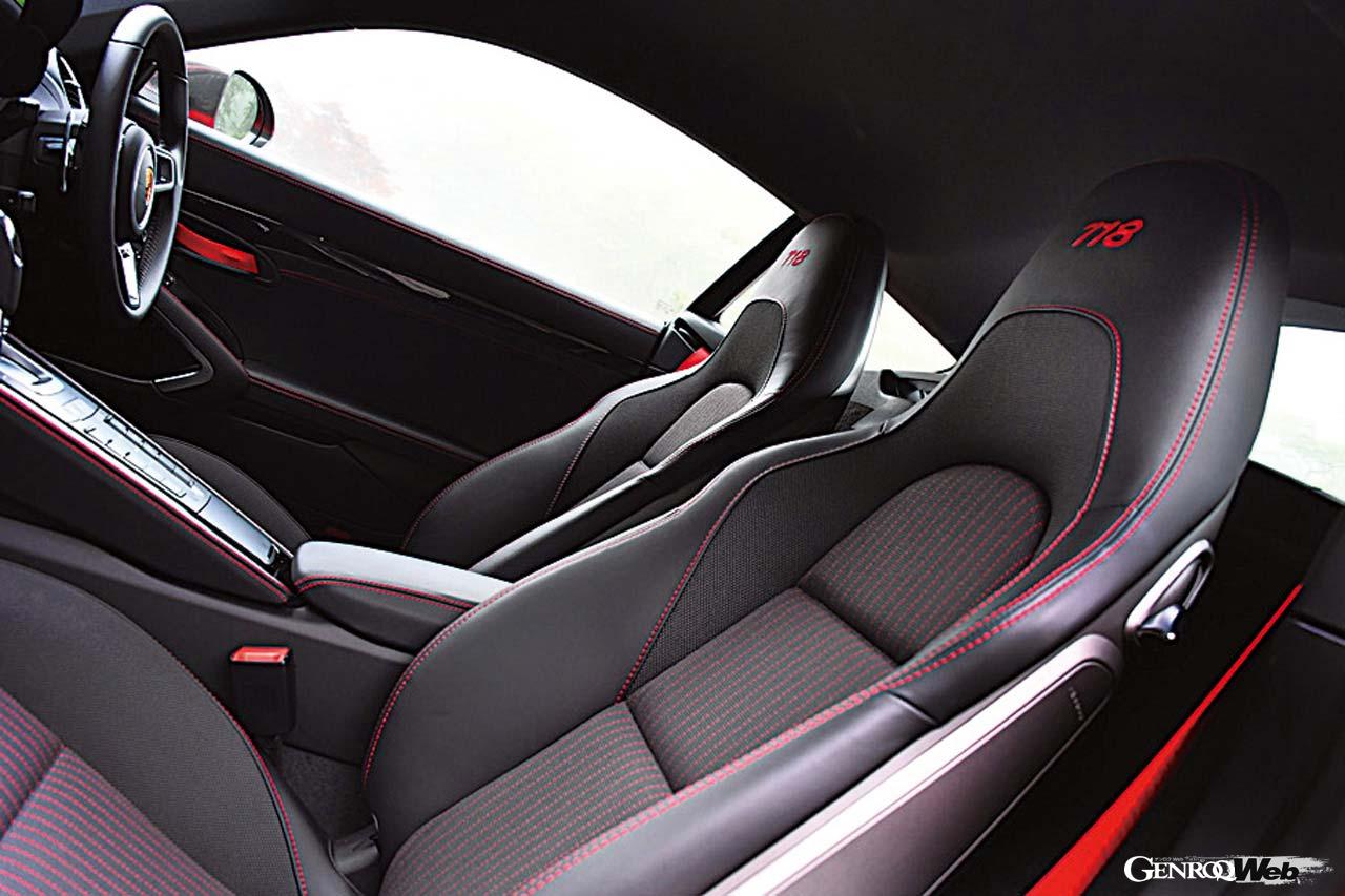 ロータス エリーゼ スポーツ220IIとポルシェ 718 ケイマンTのシート