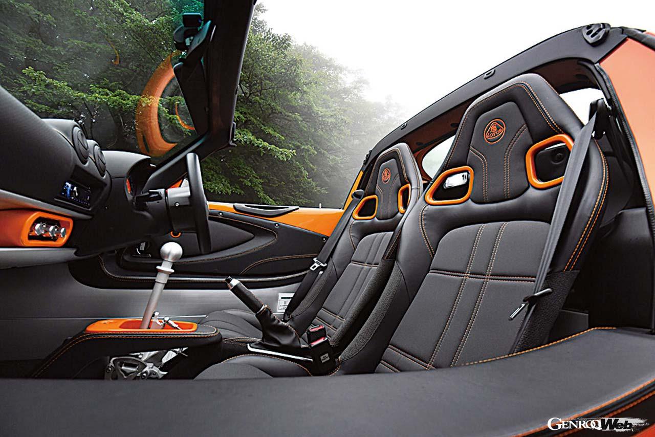 ロータス エリーゼ スポーツ220IIのシート