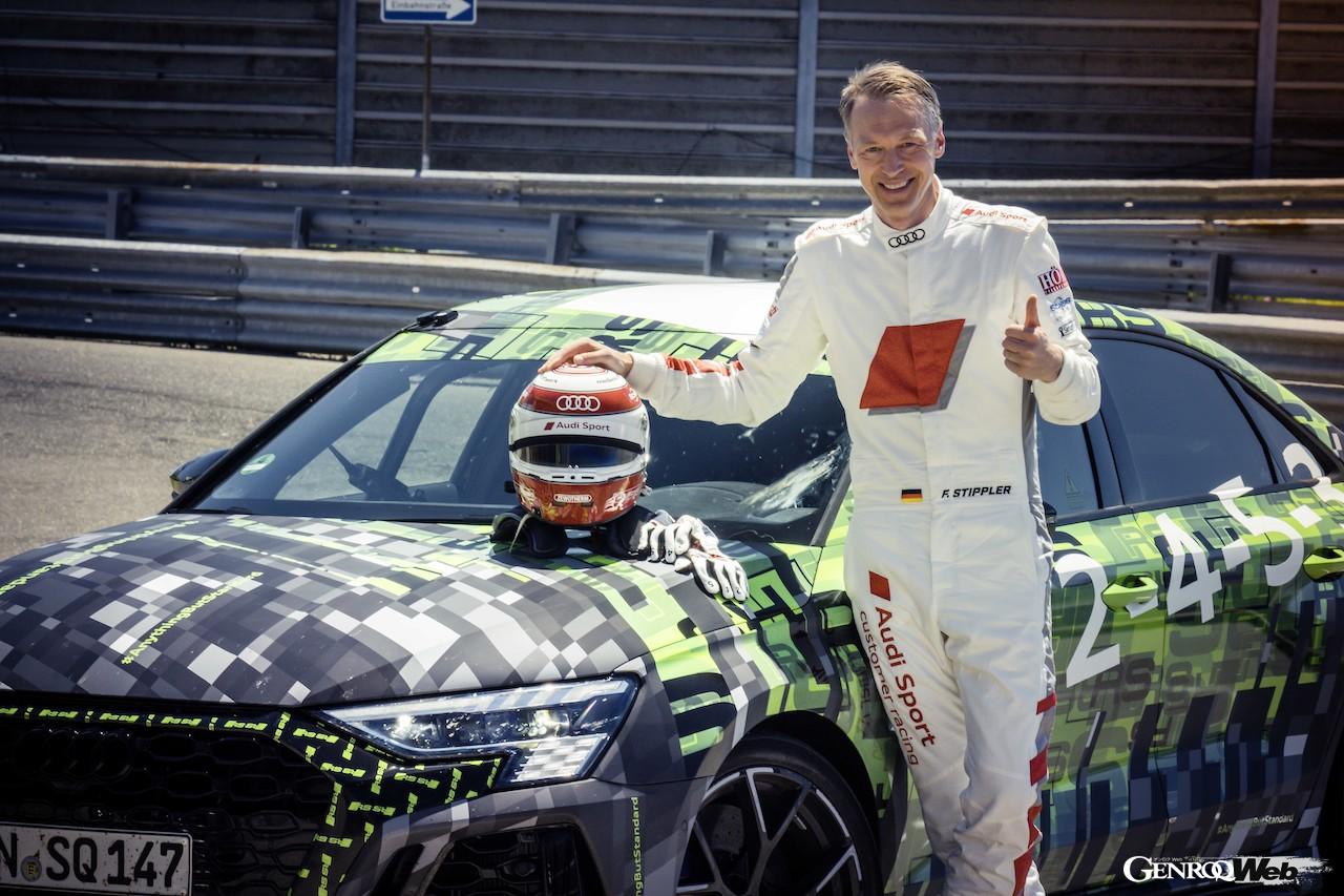 新型アウディ RS 3 セダンでニュルのコンパクト部門記録を更新したフランク・スティップラー