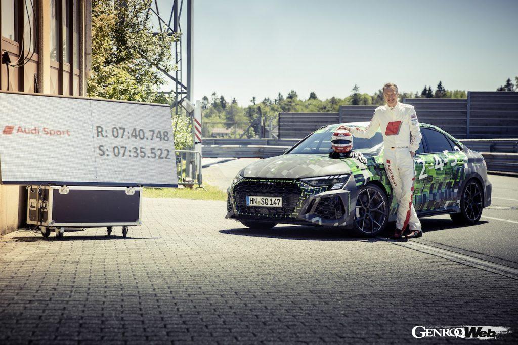 新型アウディ RS 3 セダンでニュルのコンパクト部門記録を更新したフランク・スティップラー氏