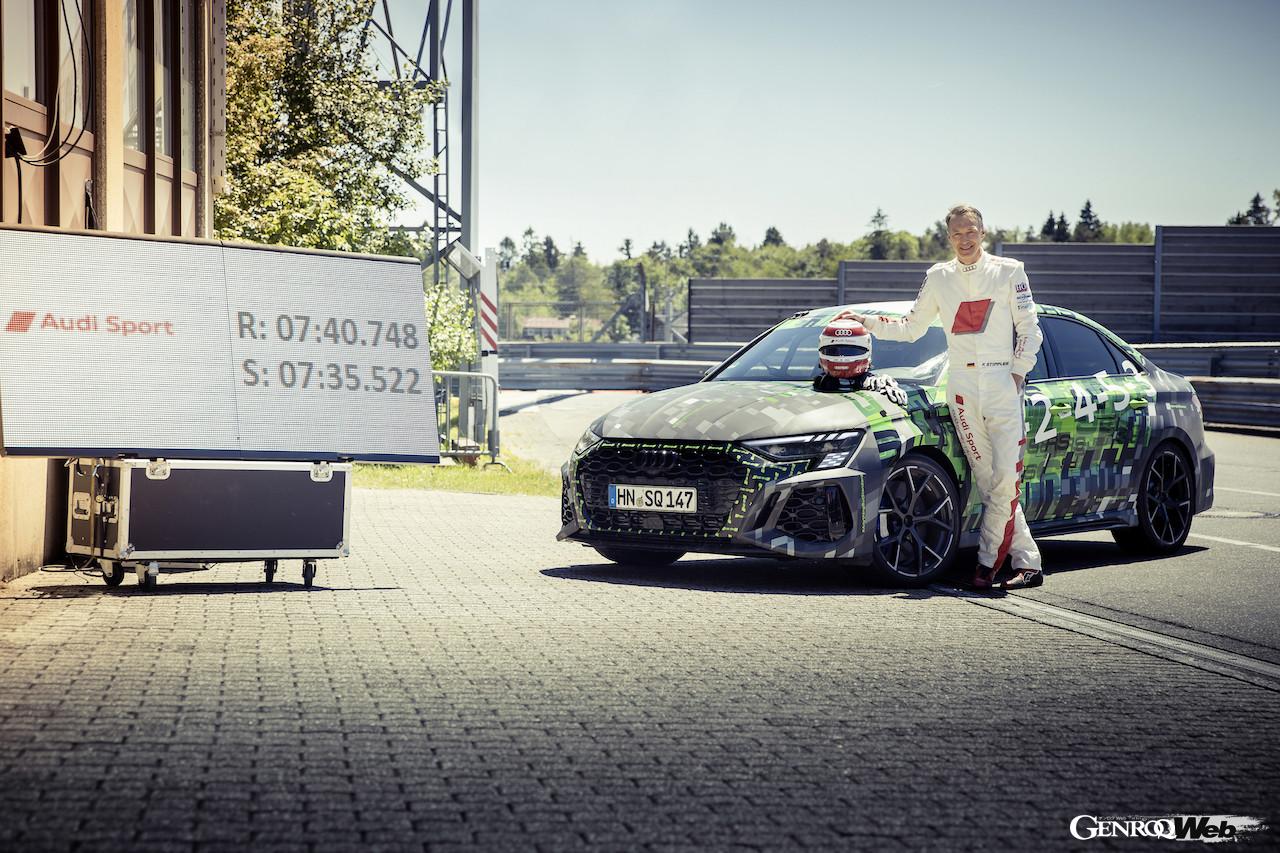 新型アウディ RS 3 セダンでニュルのコンパクト部門記録を更新したフランク・スティップラー